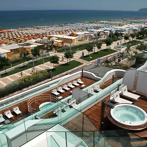 T-Suite Hotel Отель Риччоне